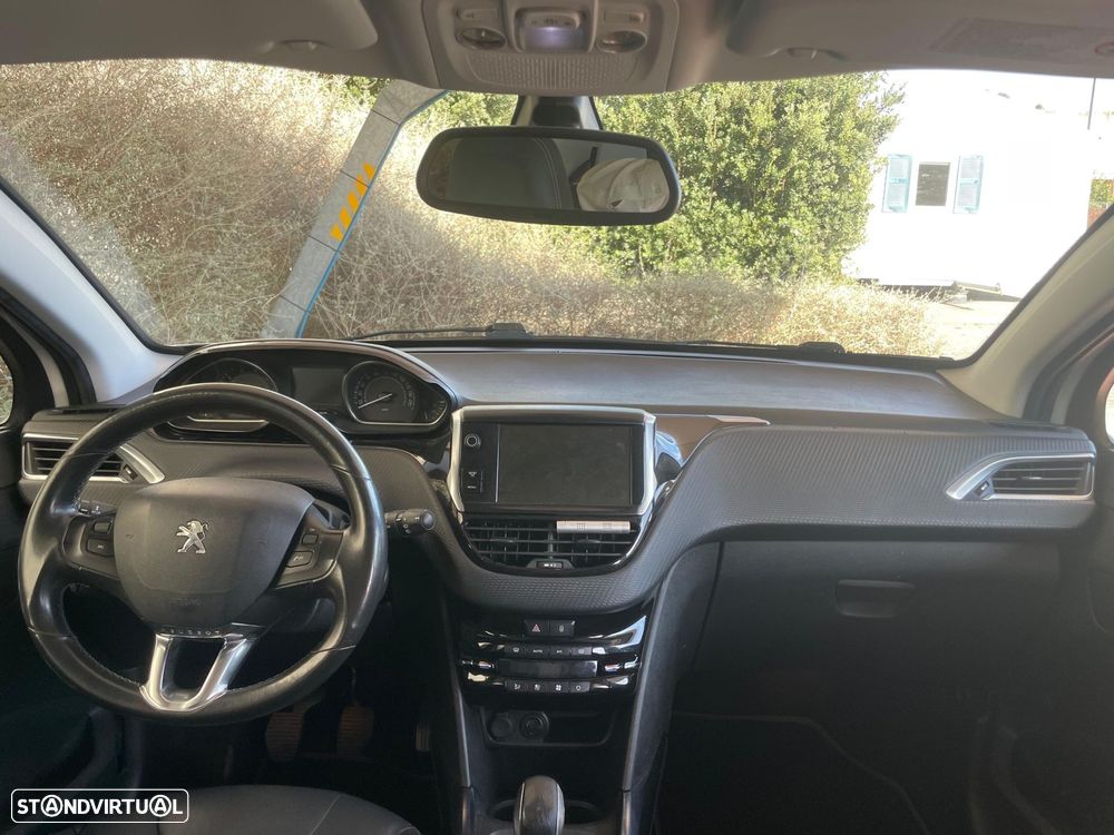 Peugeot 2008 1.2 PureTech Allure - 14
