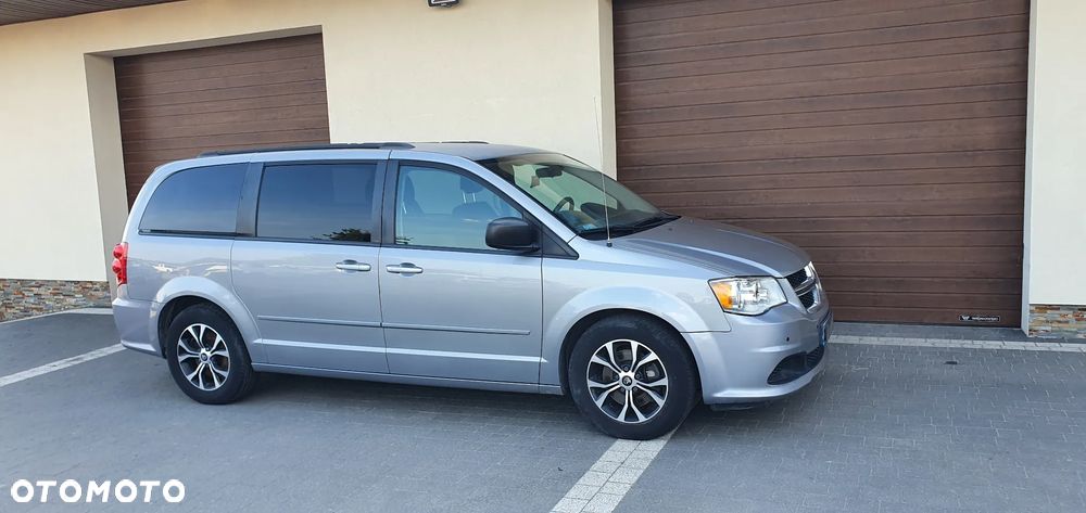 Dodge Grand Caravan - 3