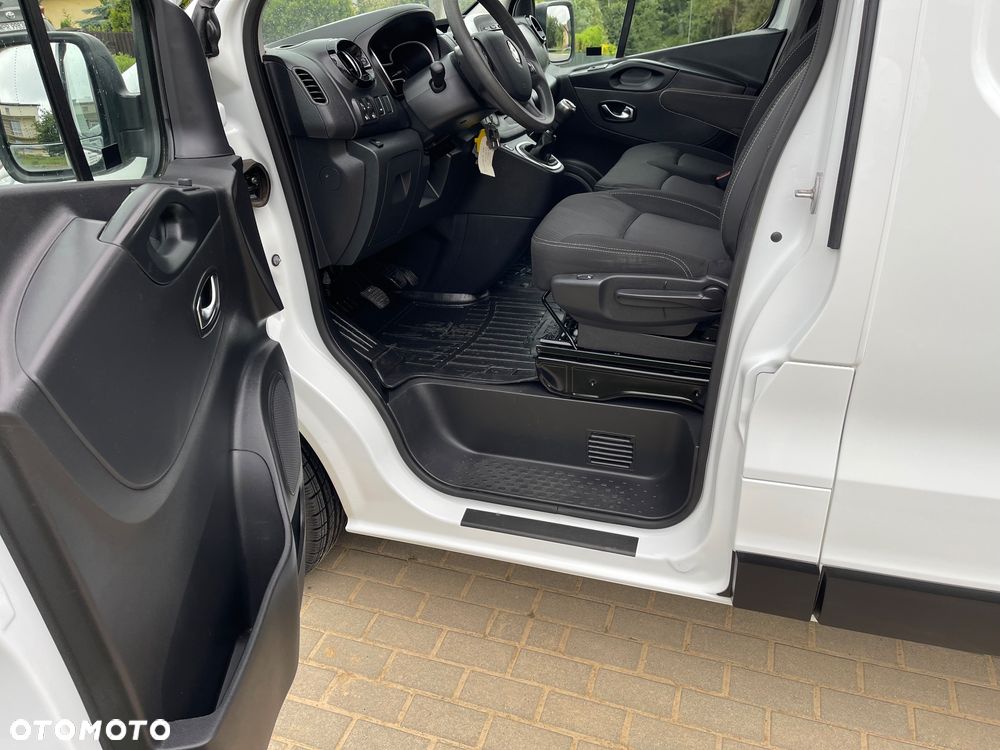 Renault Trafic - 25