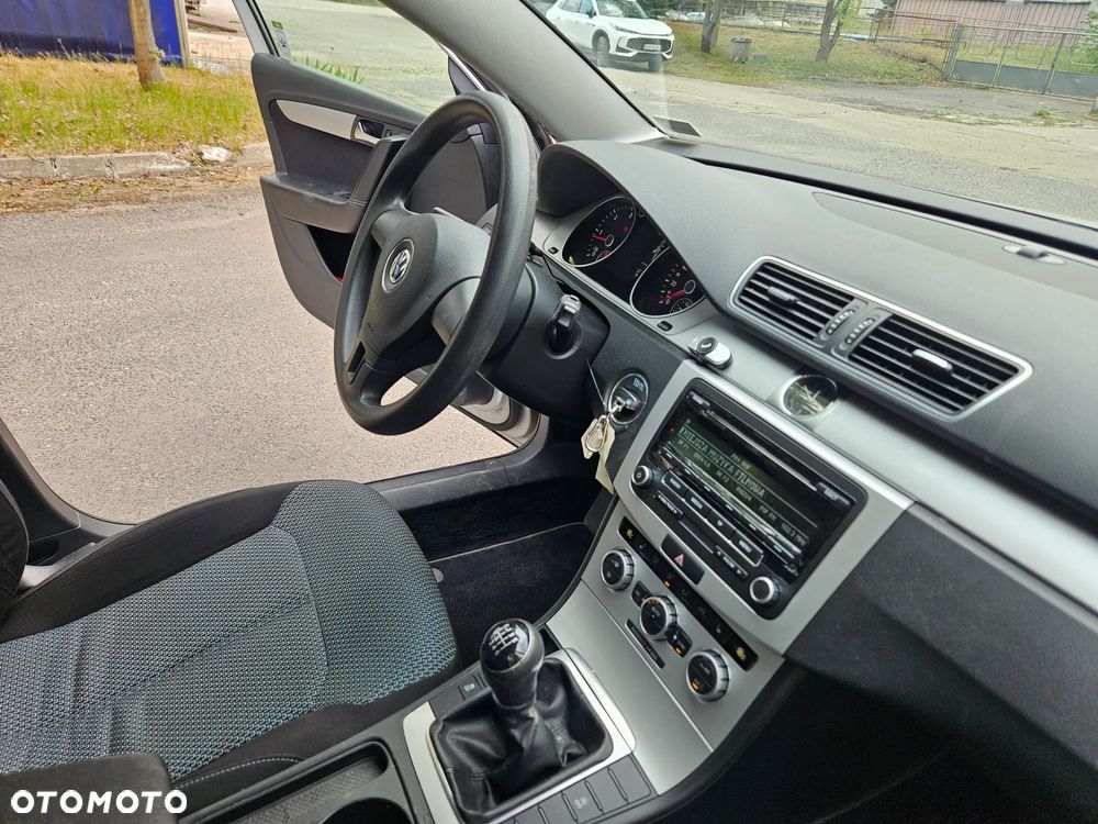 Volkswagen Passat 1.6 TDI BlueMotion - 10