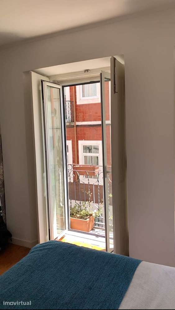 Apartamento T1 com varanda, terraço e móveis incluídos - Grande imagem: 3/10