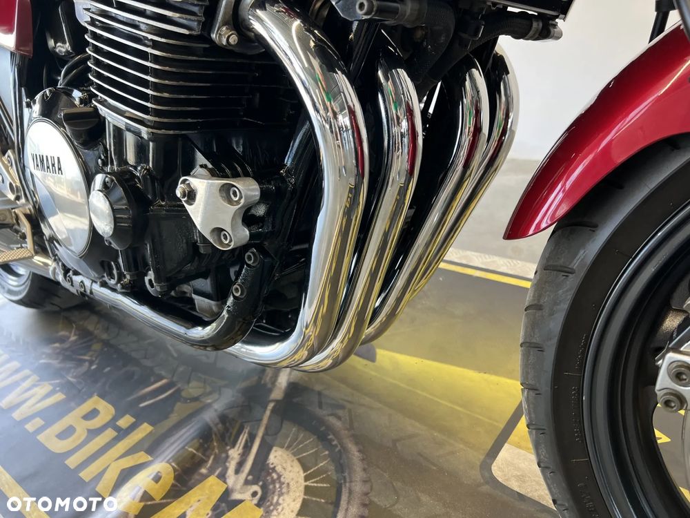 Yamaha XJR - 22