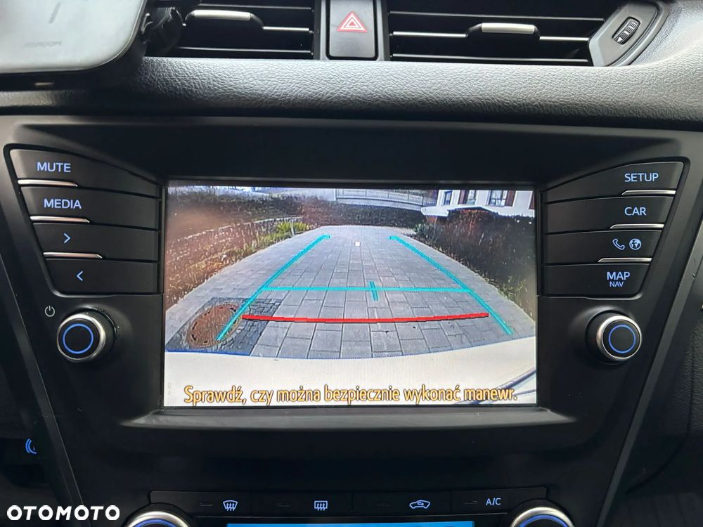 Toyota Avensis 2.0 D-4D Premium - 10