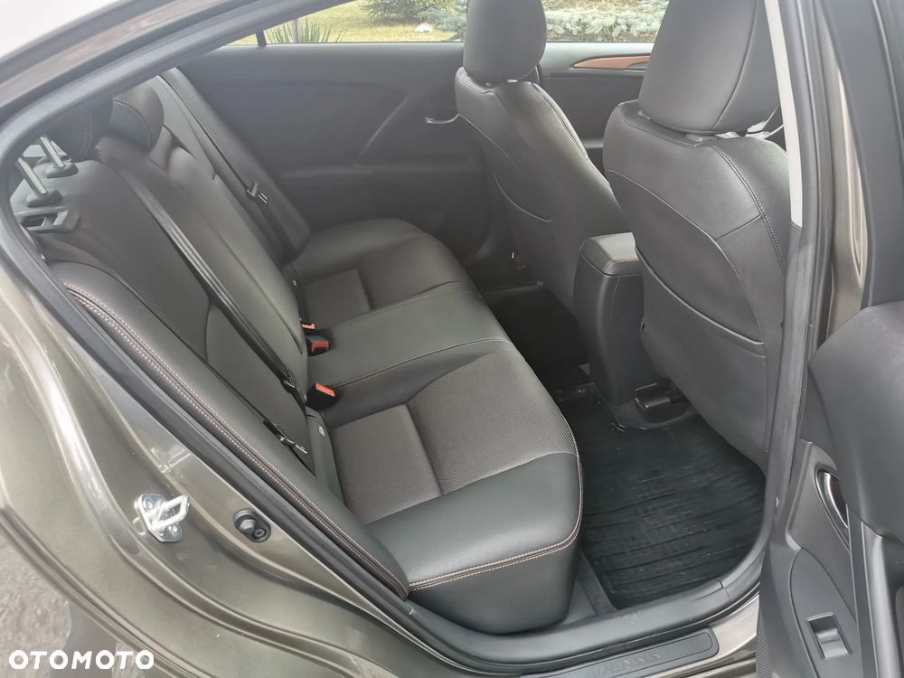 Toyota Avensis 1.8 Prestige MS - 9
