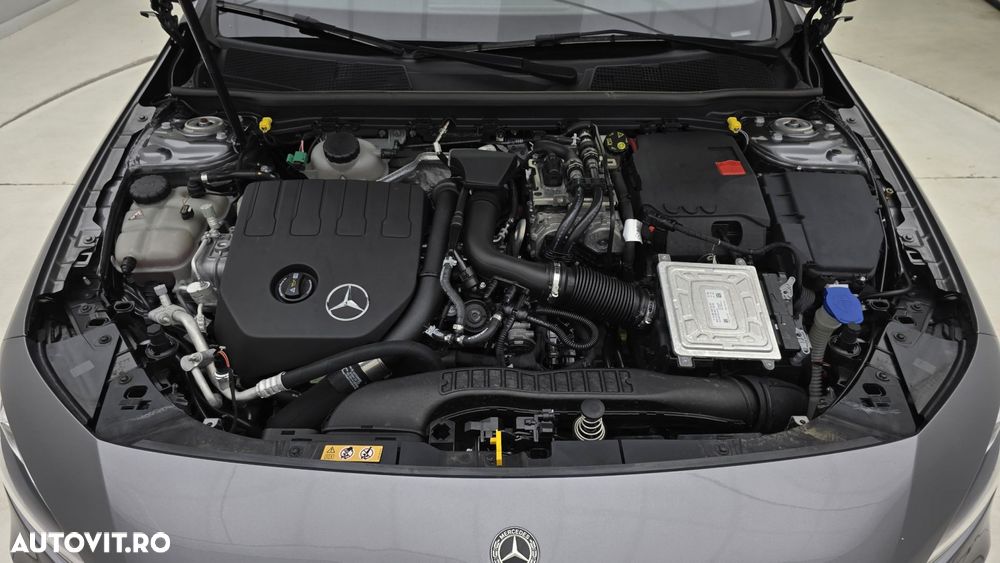 Mercedes-Benz A 250 - 25