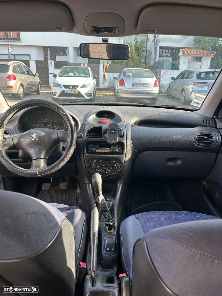 Peugeot 206 1.1 XR - 6