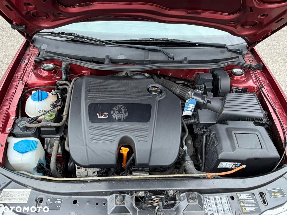 Skoda Octavia 1.6 Tour Sport - 9