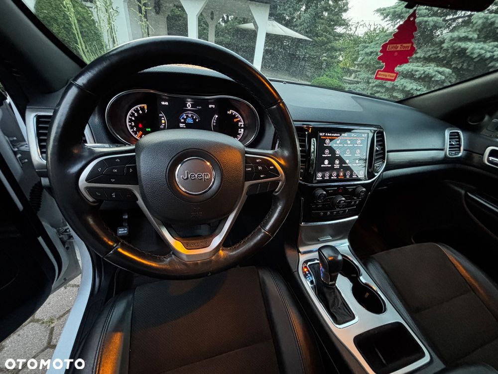Jeep Grand Cherokee - 14