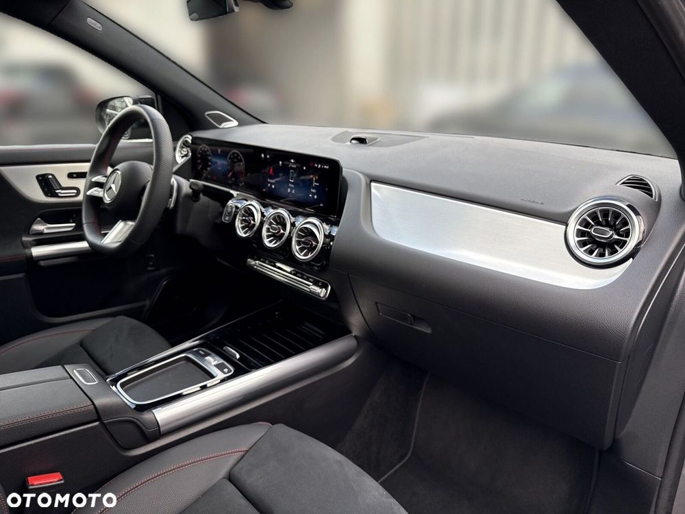 Mercedes-Benz GLA - 17