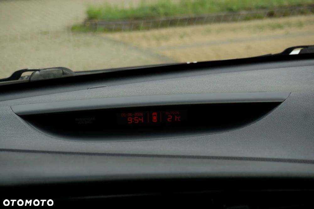 Kia Ceed 1.6 GDI Dream Team Edition - 32