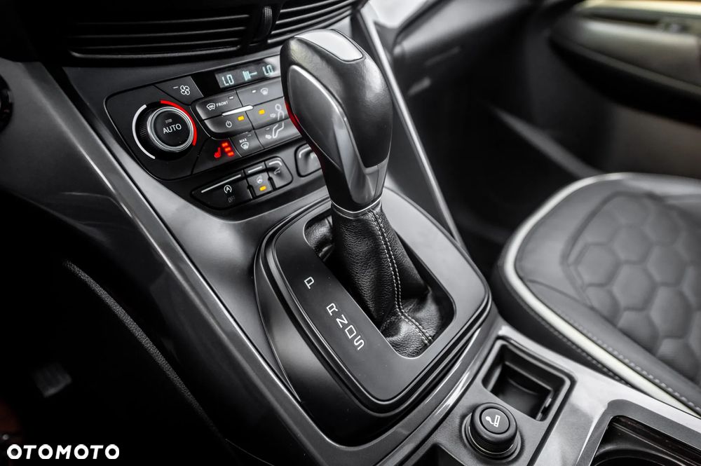 Ford Kuga 2.0 TDCi 4x4 Vignale - 36