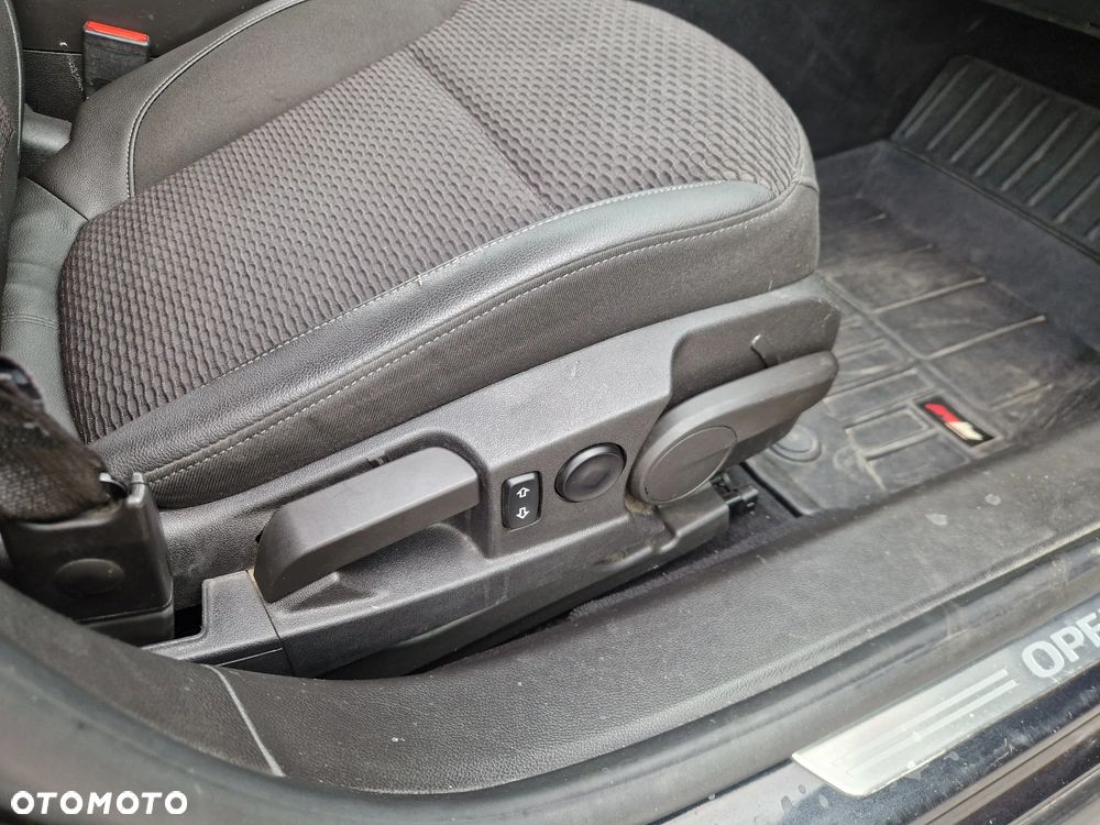 Opel Insignia 2.0 CDTI Cosmo S&S - 17