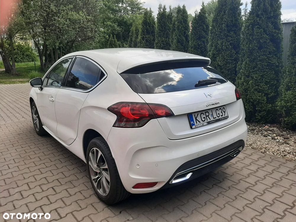 Citroën DS4 e-HDi 110 SoChic - 10