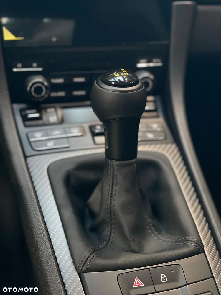 Porsche 718 Cayman GT4 RS - 18