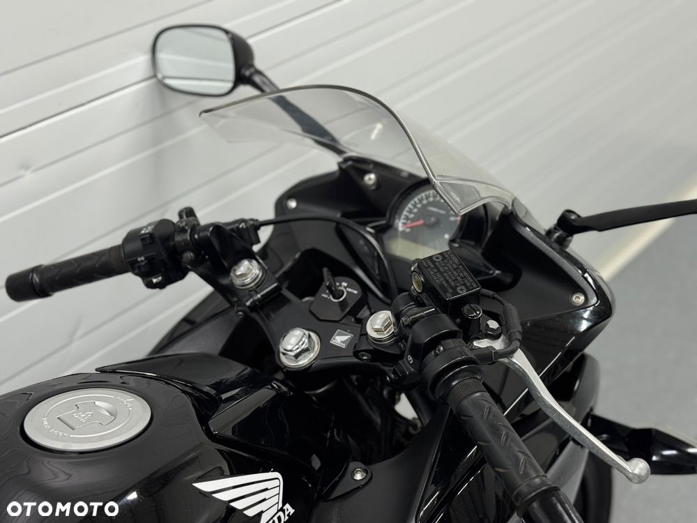 Honda CBR - 13