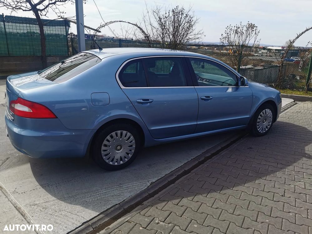 Skoda Superb 2.0 TDI Ambition - 4