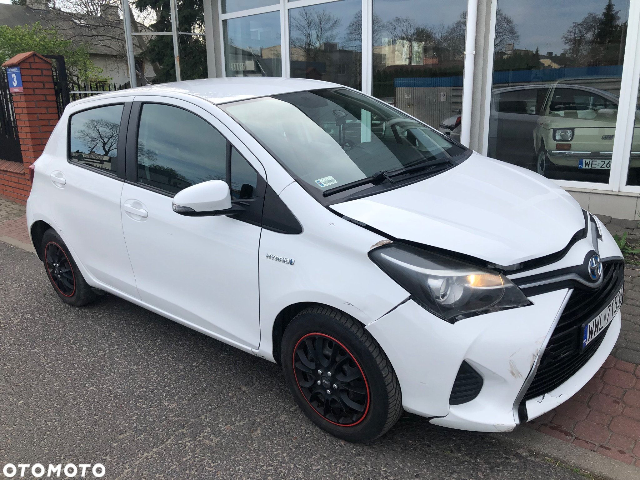 Toyota Yaris Hybrid 100 Premium - 6