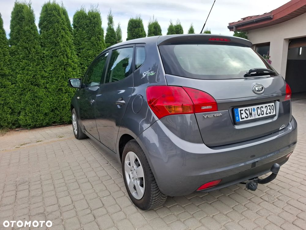 Kia Venga 1.4 CVVT UEFA EURO 2016 - 6