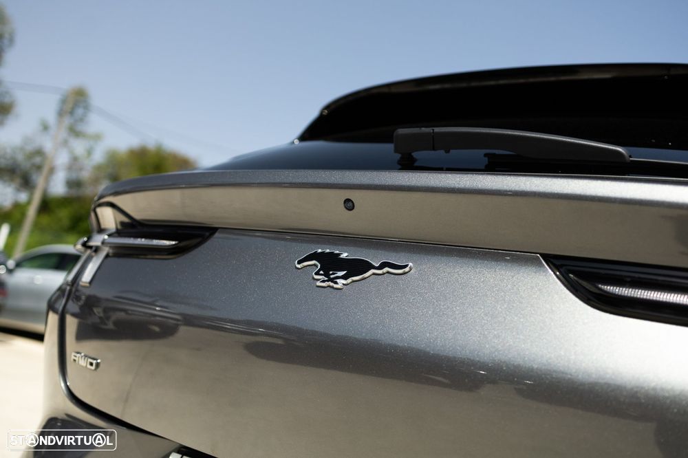 Ford Mustang Mach-E 75.7 kWh Premium AWD - 33