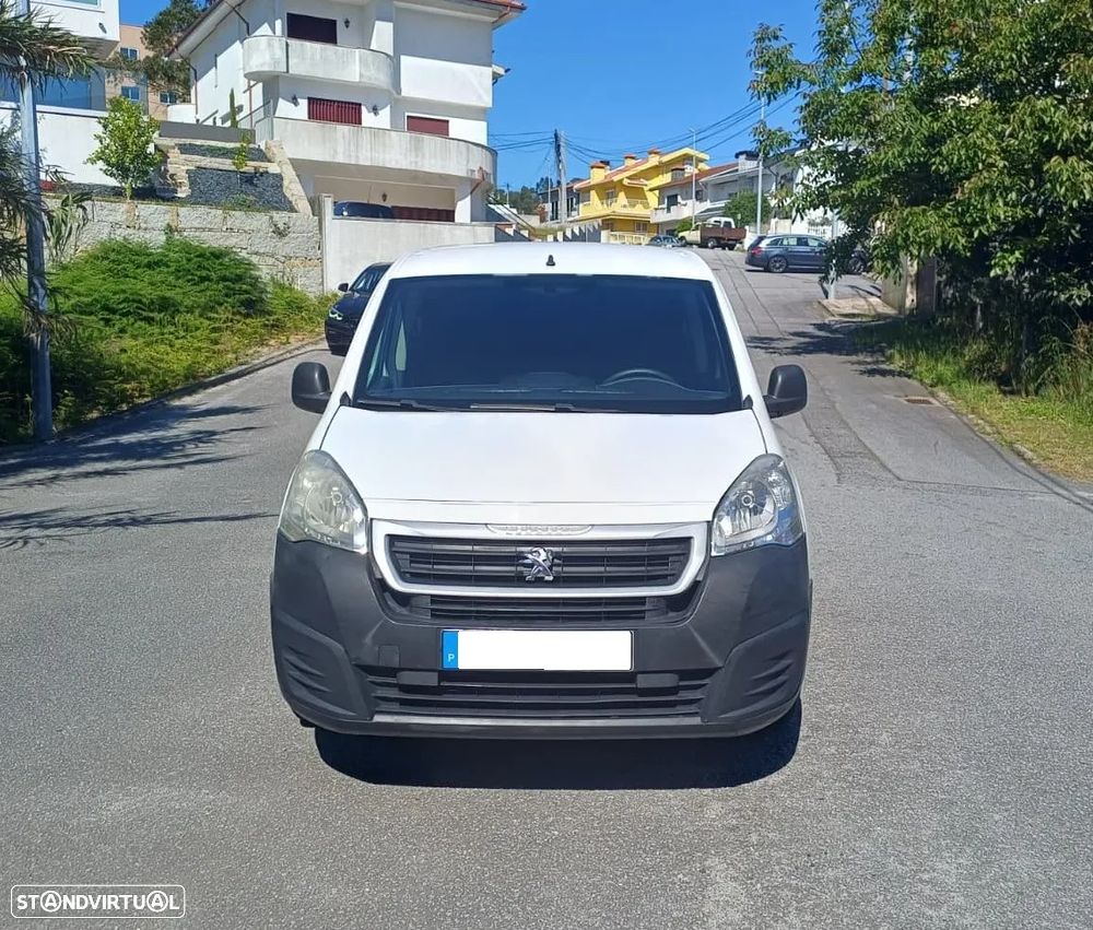 Peugeot PARTNER LONGA 1.6 HDI 100 CV - 3 LUGARES - 11