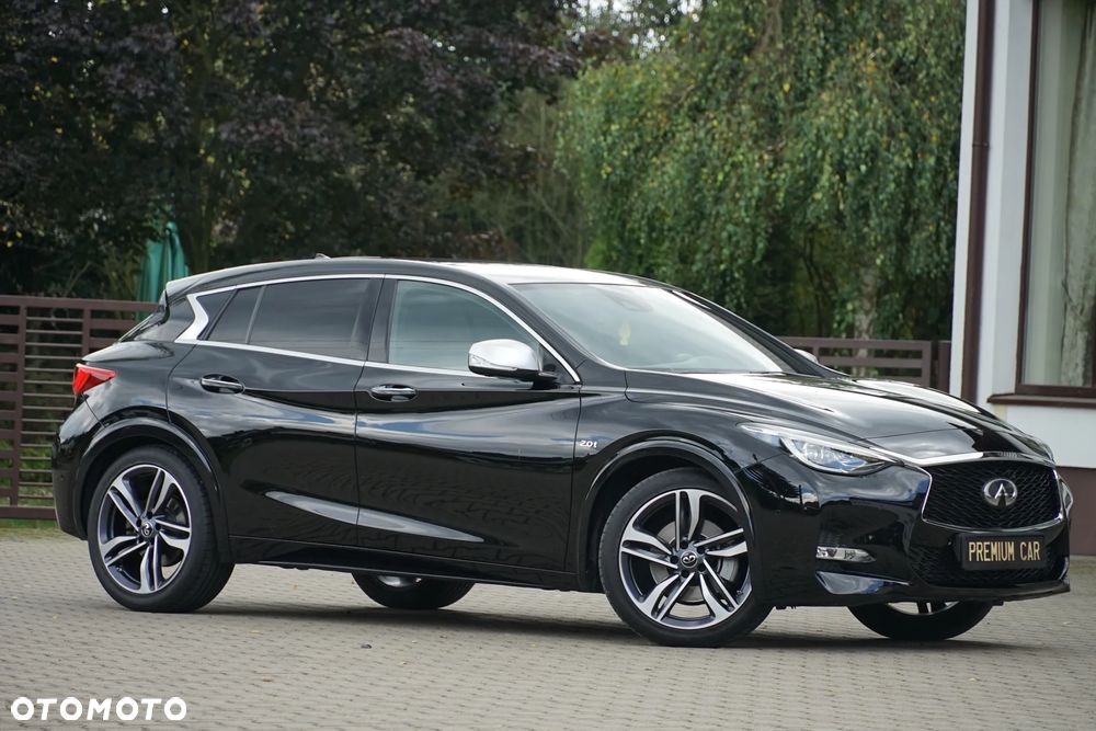 Infiniti Q30 2.0t DCT AWD Sport - 10