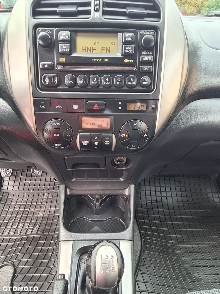 Toyota RAV4 2.0 D-4D 4x4 - 10
