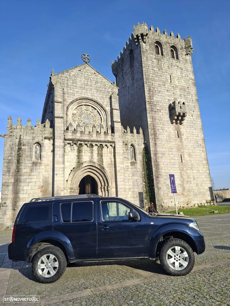 Nissan Pathfinder - 2