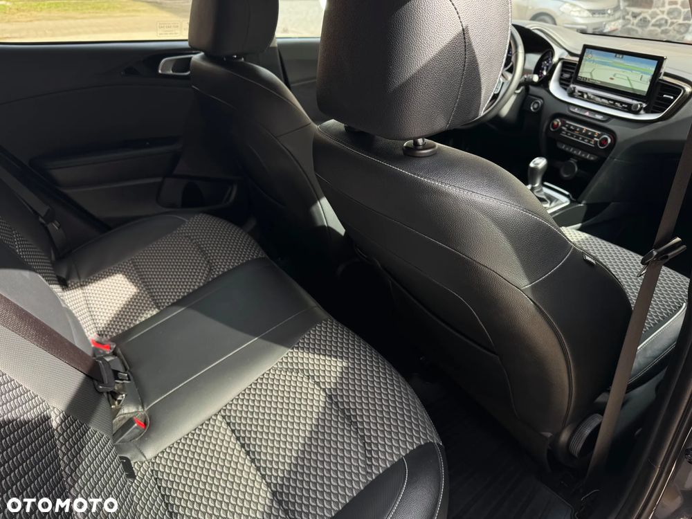 Kia XCeed 1.5 T-GDI Business Line - 13