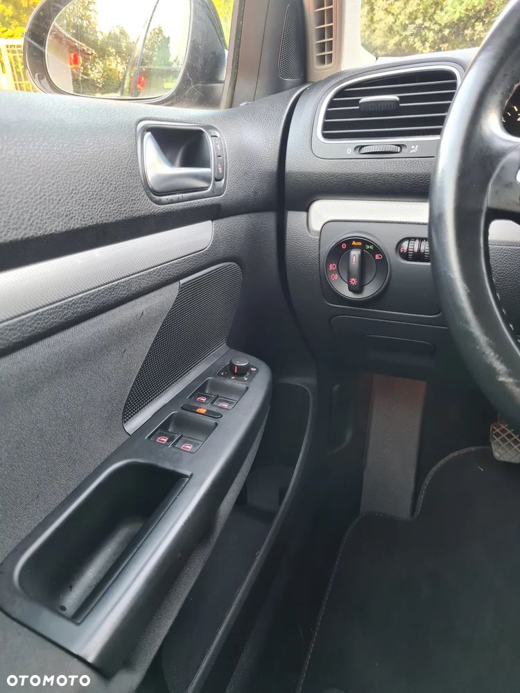 Volkswagen Golf 2.0 TDI DPF BlueMotion Technology MATCH - 25