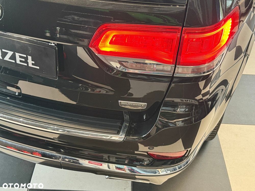Jeep Grand Cherokee - 12