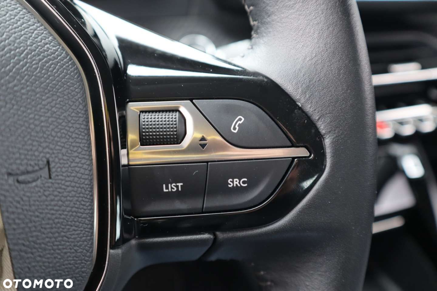 Peugeot 2008 Elektro Allure - 25