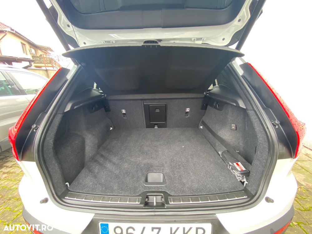 Volvo XC 40 D4 AWD R-Design - 12