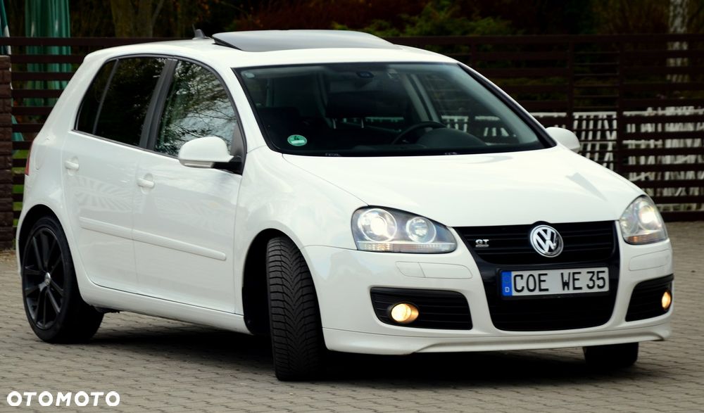 Volkswagen Golf - 8