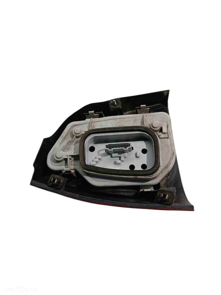 LAMPA PRAWA TYLNA TYŁ VW POLO IV 9N 3D 62409 POLO IV - 4