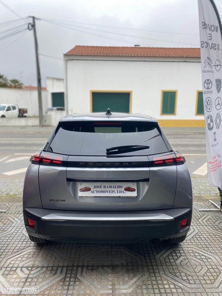 Peugeot 2008 1.2 PureTech Allure - 12