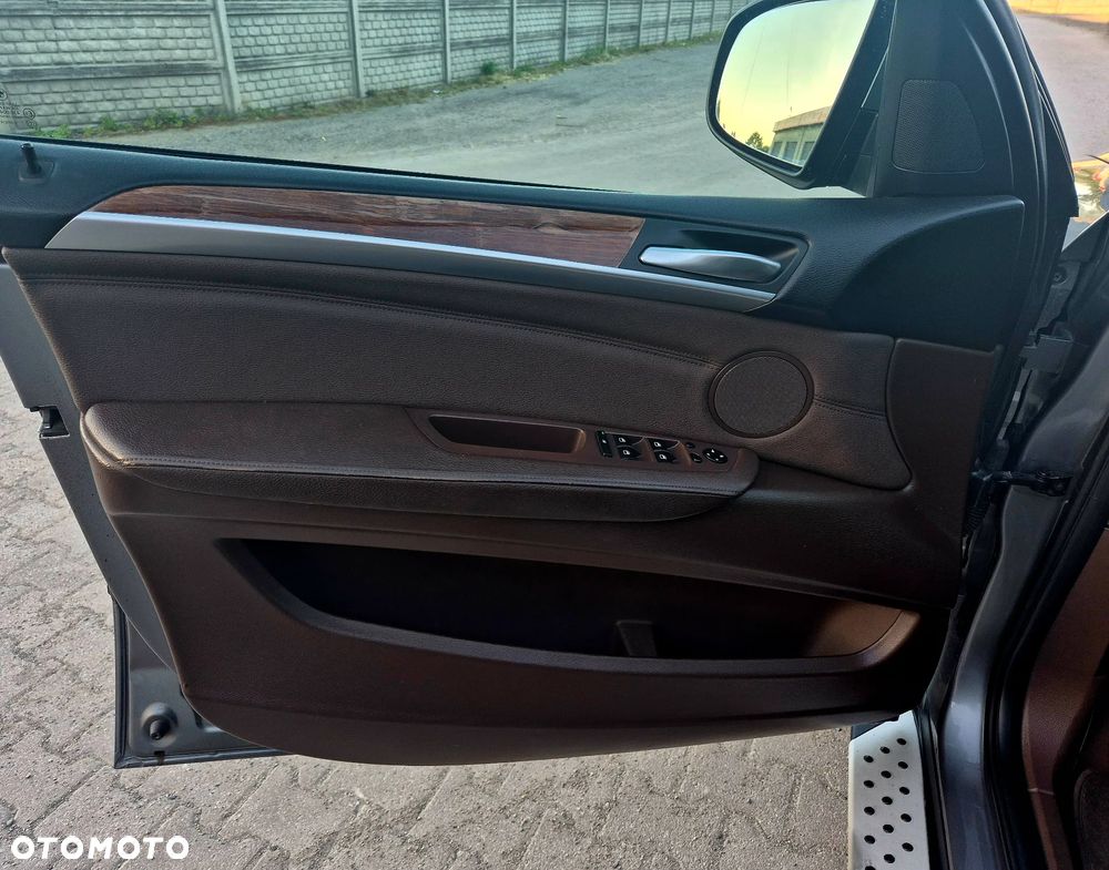 BMW X5 xDrive35d - 14