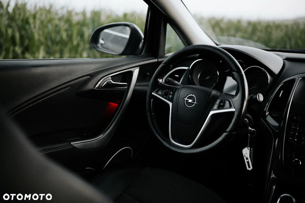Opel Astra 1.4 T Cosmo - 18