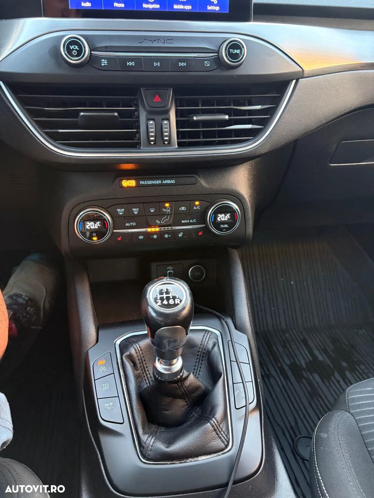 Ford Focus 1.0 EcoBoost Connected - 9
