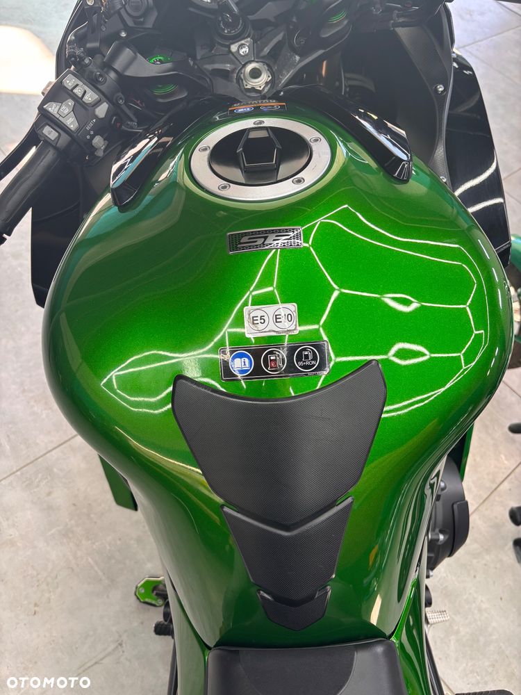 Kawasaki Ninja H2 SX - 12