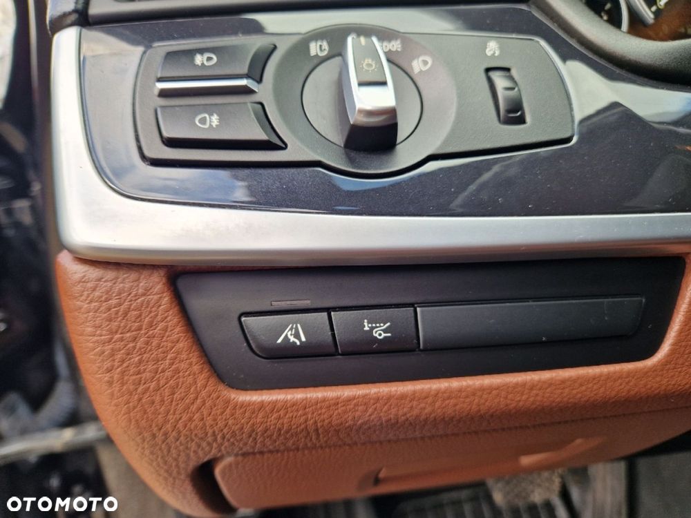 BMW Seria 5 520d Luxury Line - 12