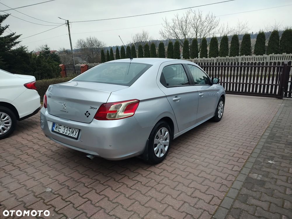Peugeot 301 - 3
