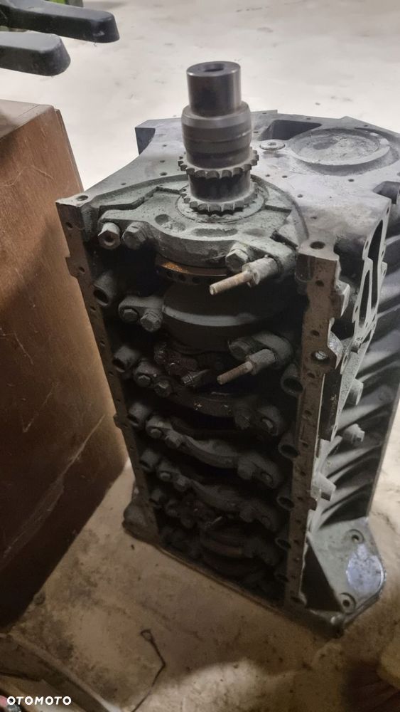 BMW 7 8 E32 E31 BLOK DÓŁ SILNIKA 5.0 V12 M70 - 2