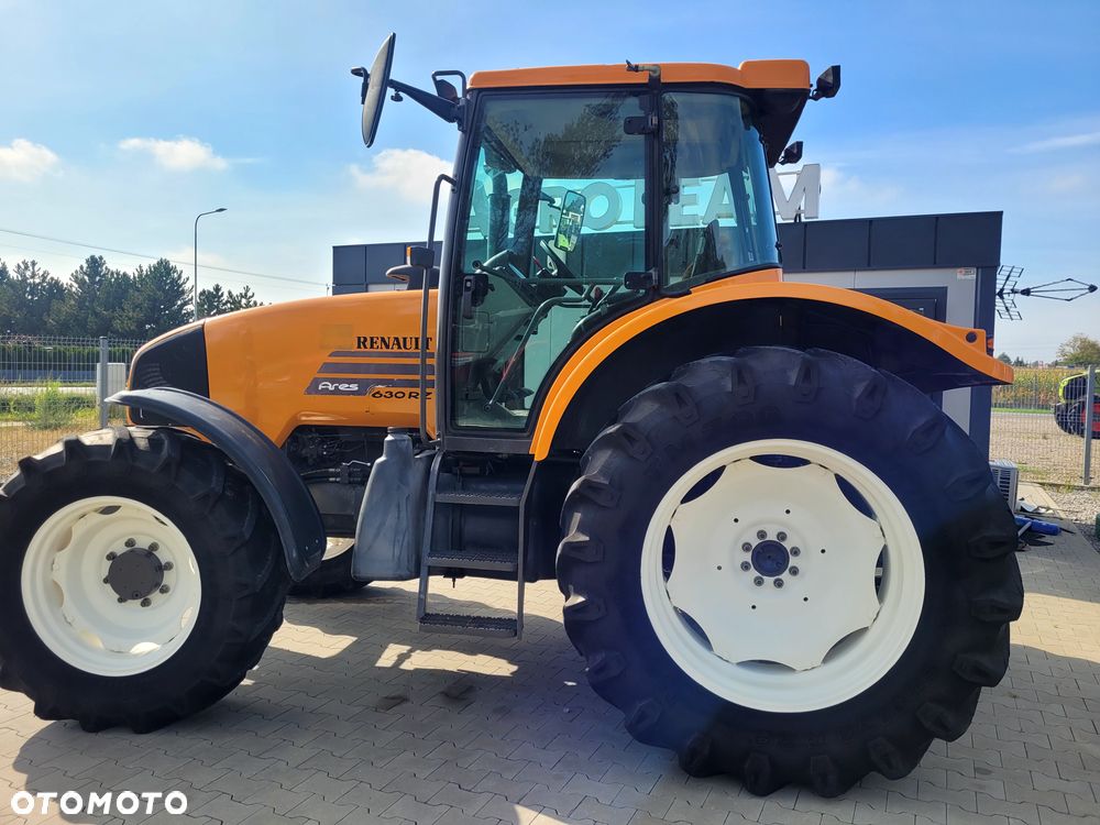 Renault ARES 630 RZ - 11