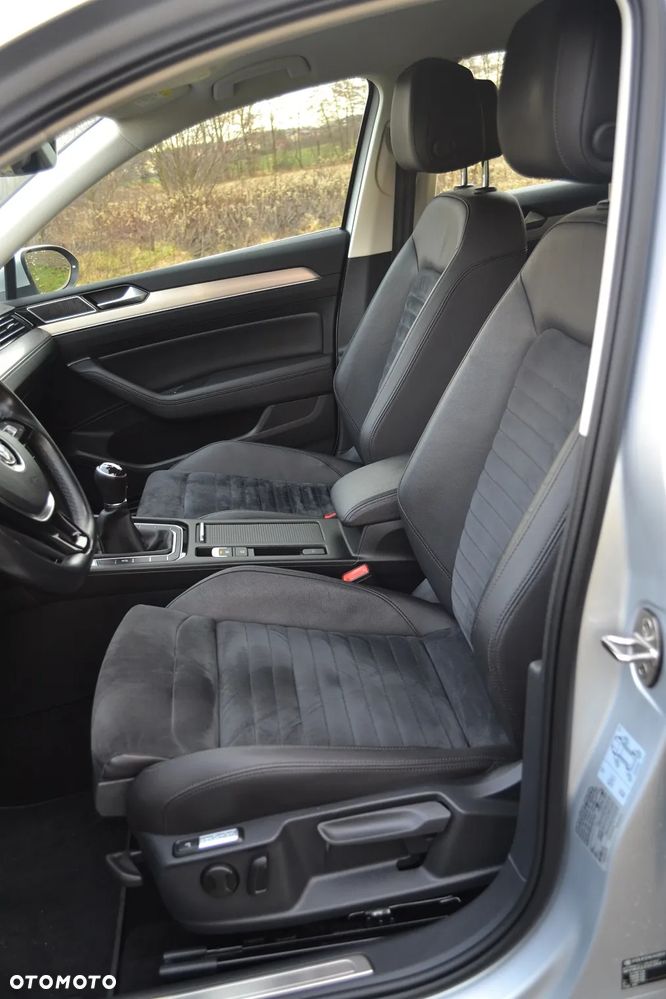 Volkswagen Passat 2.0 TDI (BlueMotion Technology) Highline - 19