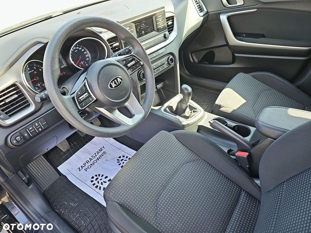 Kia Ceed - 12