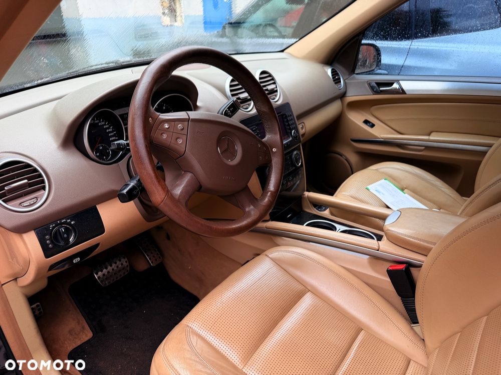Mercedes-Benz ML 63 AMG 4Matic 7G-TRONIC - 14