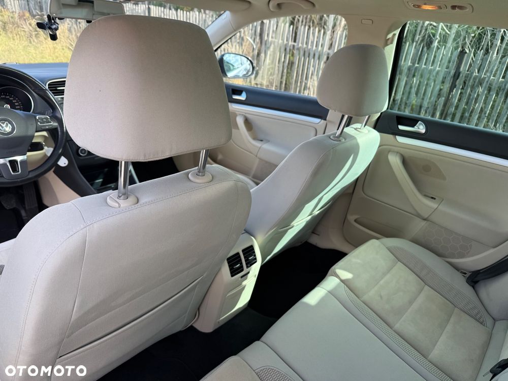 Volkswagen Golf - 22