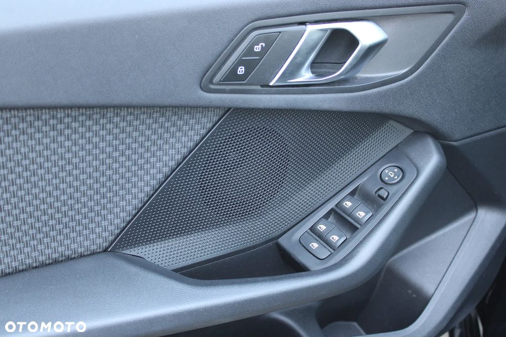 BMW Seria 1 118i Advantage - 19