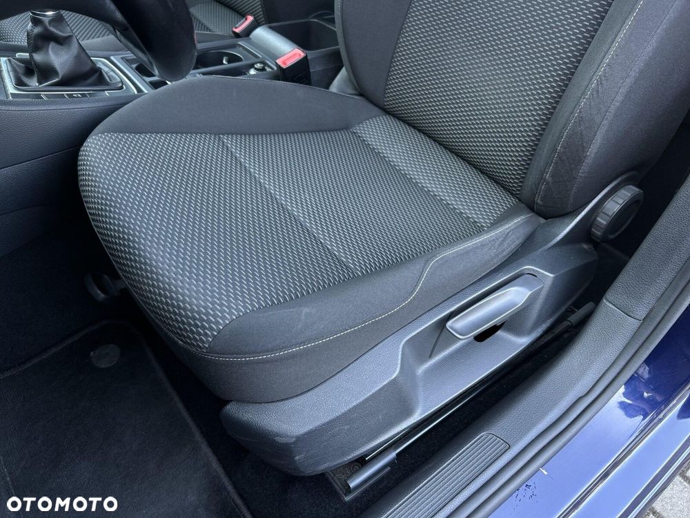 Volkswagen Golf 1.4 TSI BMT Comfortline - 14