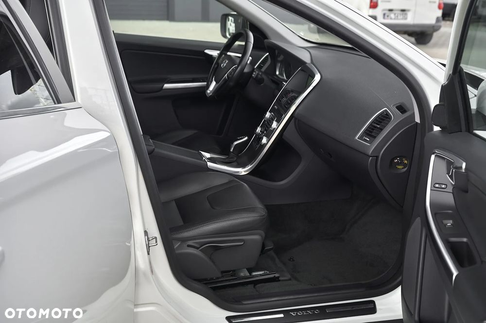 Volvo XC 60 D4 Drive-E Momentum - 22